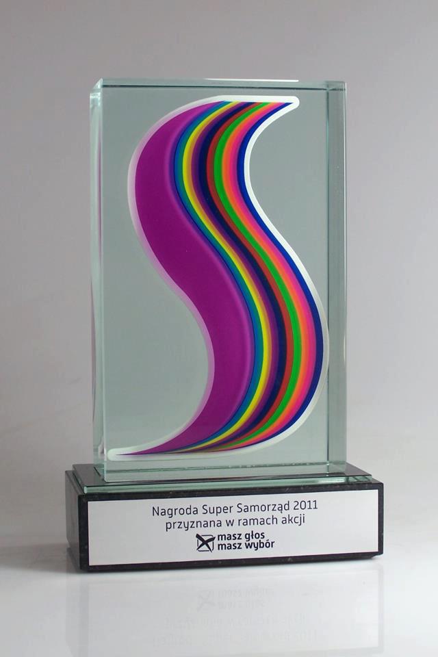 Statuetka Super Samorząd.